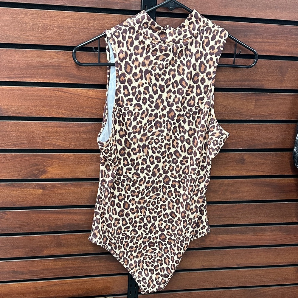 Sleeveless Leopard Print Mock Neck Bodysuit - Brown Animal Print - Picture 4 of 6